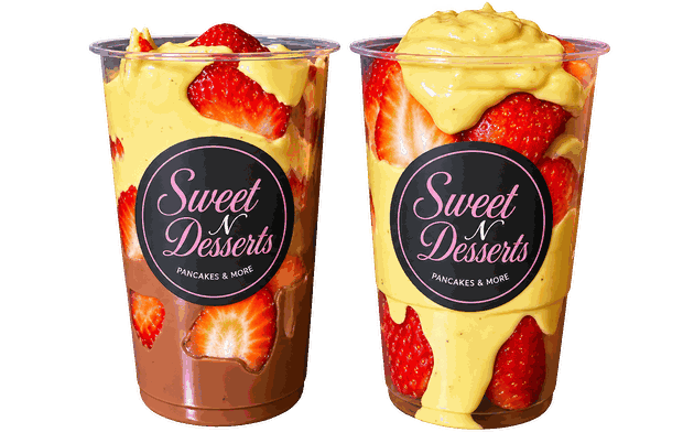 To fruity cups med jordbær og vaniljecreme