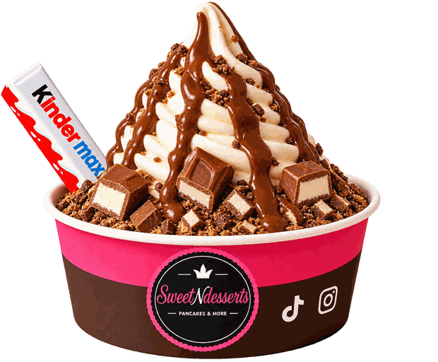 Softice med Kinder Max og chokoladesauce